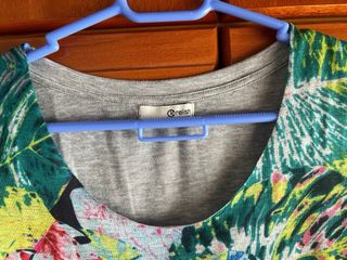 Camiseta Relish Estampado Hojas Talla XL