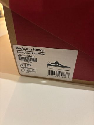 Vans plataforma negras y blancas T40.5 nuevas