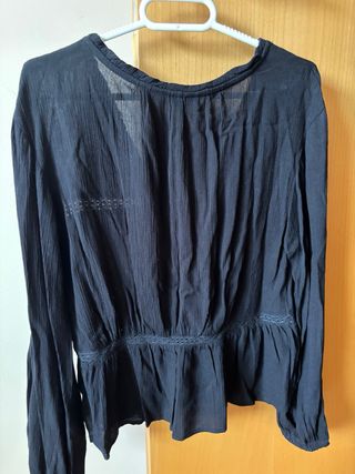 Blusa negra manga larga