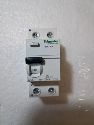 Diferenciales y Magnetotérmicos Schneider y Hager