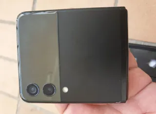 Samsung Galaxy Z Flip3 5G