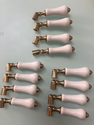 Manivelas de cerámica y latón (12 unidades)