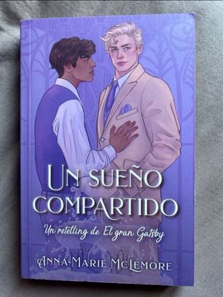 LOTE DE 2 MUÑECOS RAINBOW HIGH Y DE 3 LIBROS