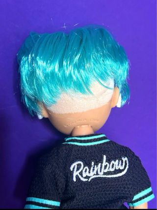 LOTE DE 2 MUÑECOS RAINBOW HIGH Y DE 3 LIBROS