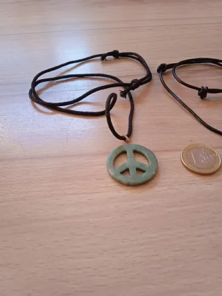 Colgante de paz y tortuga. Jade de Guatemala