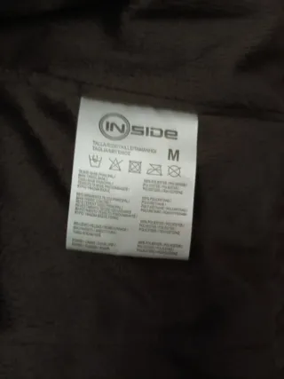 Chaqueta marrón con capucha