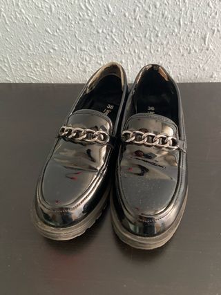 Zapatos negros talla 36 con cadena