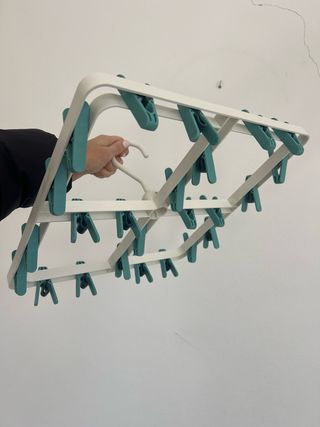 Colgador de ropa limpia Ikea con pinzas