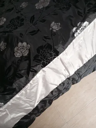 Colcha Edredón Floral Negro y plata
