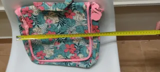 Neceser estampado tropical con flamencos.