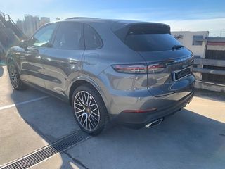 Porsche Cayenne 2021