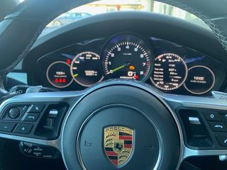 Porsche Cayenne 2021