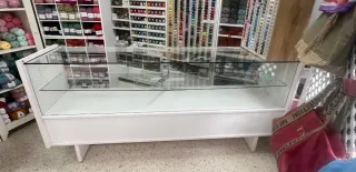 Mostrador cristal y madera 2x0.94x0.50m