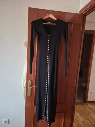 Vestido Zara largo negro tachuelas
