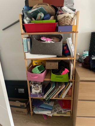 Estantería de madera