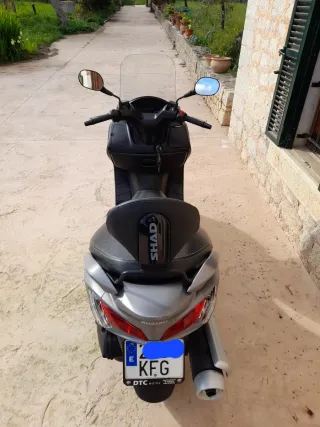 Suzuki Burgman 200 ABS