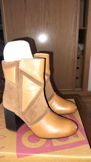 Botines de ante y piel marrón