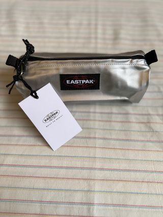 Astuccio Eastpak Benchmark Single Argento