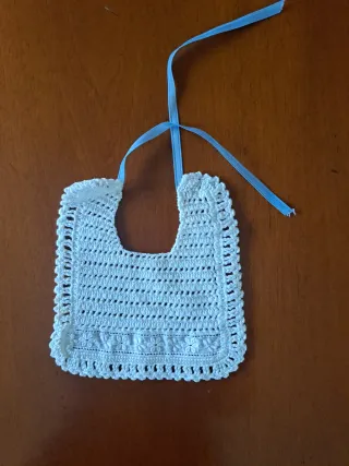 Lote 4 baberos blancos bebé