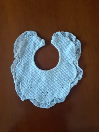 Lote 4 baberos blancos bebé