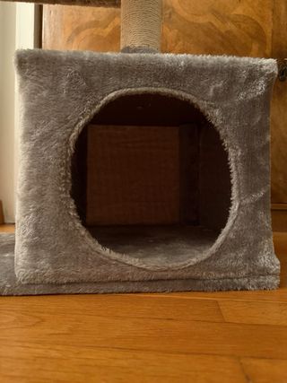 Tiragraffi per gatti a più livelli