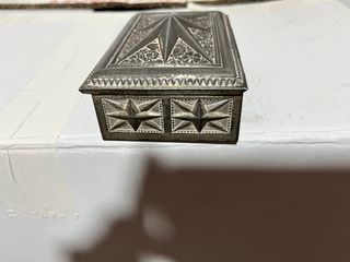 Caja joyero metálica plateada