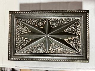 Caja joyero metálica plateada