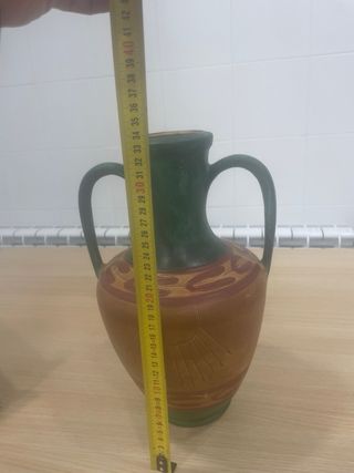 Jarra cerámica decorativa verde y marrón