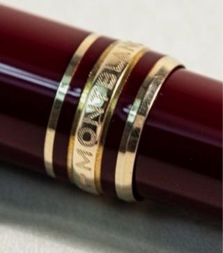 Pluma vintage Montblanc color Burdeos