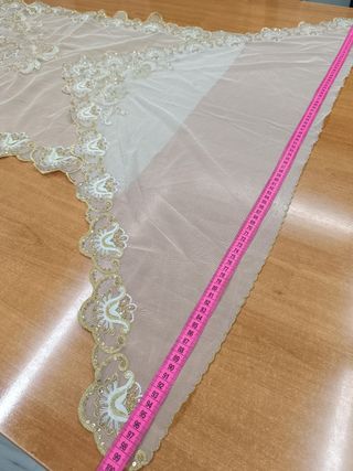 Manteleta Tul Bordado Marfil y Oro
