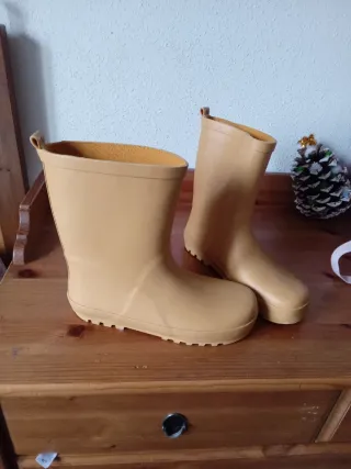 Botas de agua amarillas T36-37 nuevas
