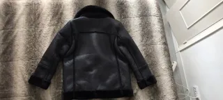 Cazadora efecto piel negra mujer