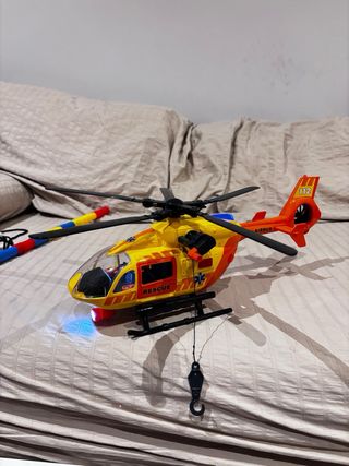 Helicóptero de juguete con sonido y luces