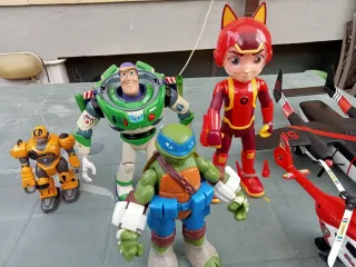 Lotto Giocattoli: Buzz, Tartaruga, Aereo, Elicotte