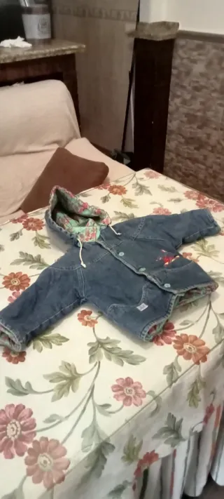 Chaqueta vaquera con capucha