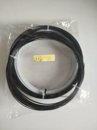 Wilson Revolve Cuerda Tenis Negra/Blanca