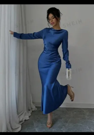 Vestido largo azul elegante es talla L  no estira