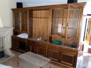 Mueble de salón madera maciza y cristal