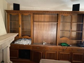 Mueble de salón madera maciza y cristal