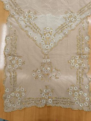 Manteleta tul bord. marfil oro, lent. oro. 73cm