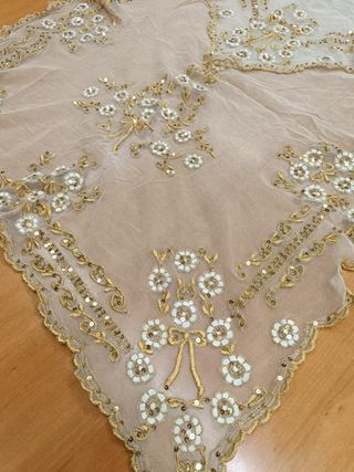 Manteleta tul bord. marfil oro, lent. oro. 73cm