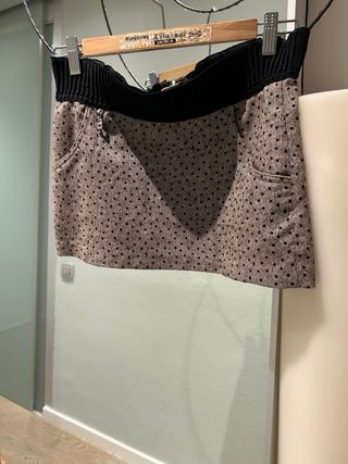 Minifalda marrón con topos negros