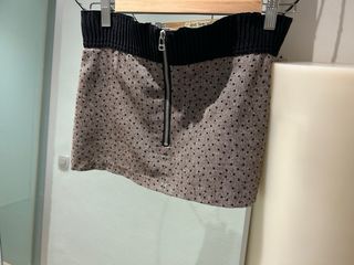 Minifalda marrón con topos negros