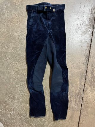 Pantalón de equitación de pana azul.