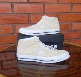 Converse Unisex Talla 39.5 Crema