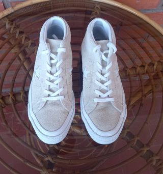 Converse Unisex Talla 39.5 Crema