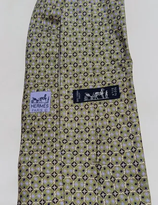 Corbata Hermés Seda Verde y Morado