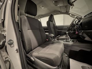 Toyota Hilux 2.4 D-4D Cabina Doble GX