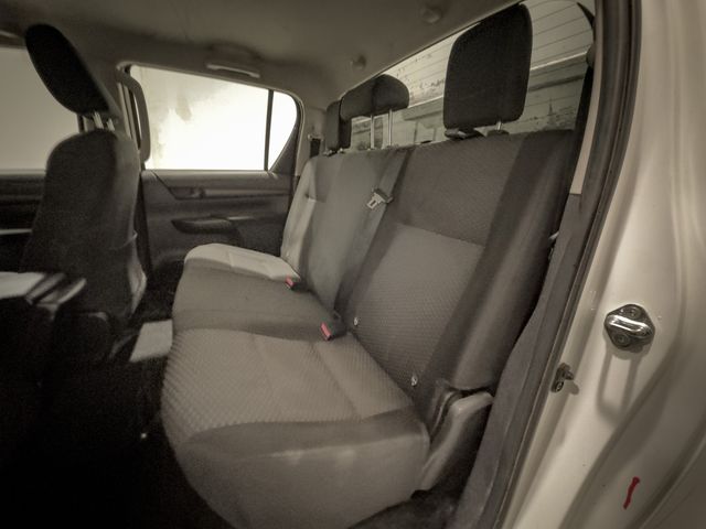 Toyota Hilux 2.4 D-4D Cabina Doble GX