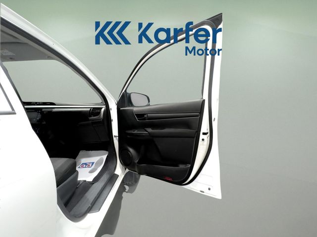 Toyota Hilux 2.4 D-4D Cabina Doble GX